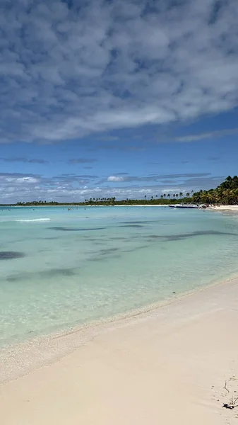 Belle Plage Avec Ciel Bleu — Photo