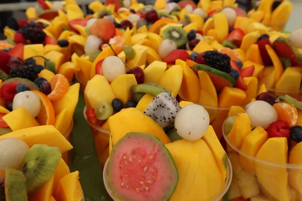 Ovocný Salát Ovocem Bobulemi — Stock fotografie