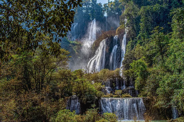 Wasserfall Wald — Stockfoto