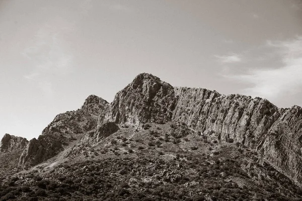 Ασπρόμαυρη Φωτογραφία Ορεινού Τοπίου — Φωτογραφία Αρχείου