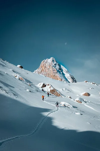 Θέα Ενός Όμορφου Χιονισμένου Βουνού Χειμώνα Ρωσία — Φωτογραφία Αρχείου