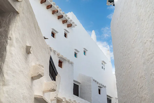 モロッコのチェフコーエンという古い町の白い建築物です — ストック写真
