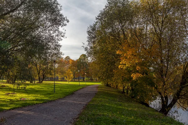 Podzimní Park Městě Riga — Stock fotografie