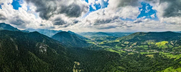 Красивий Краєвид Карпатських Гір — стокове фото