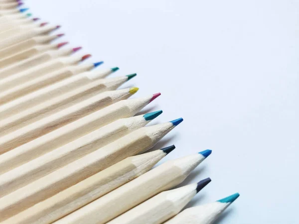 Çok Renkli Kalem Satırlarının Yakın Plan Görüntüsü — Stok fotoğraf