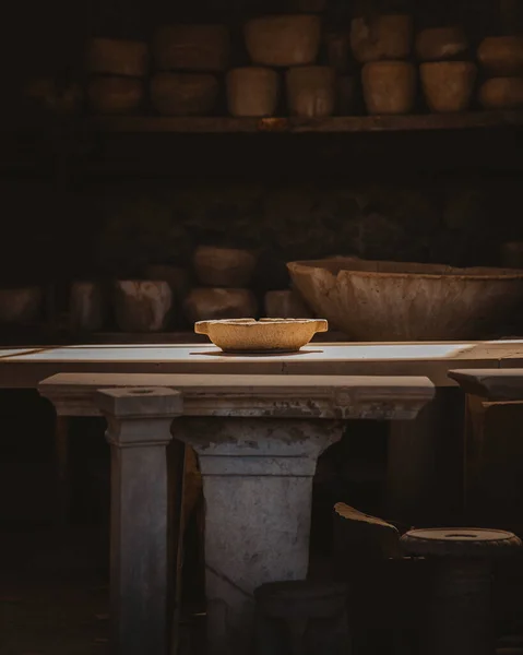 Table Bois Avec Plateau Verre Vin — Photo