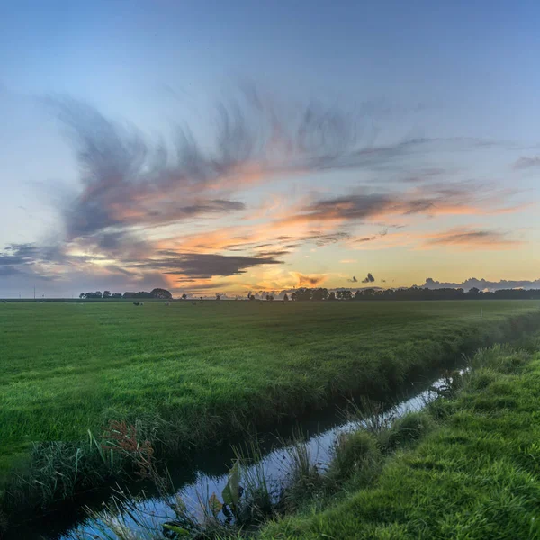 Belo Pôr Sol Sobre Lago — Fotografia de Stock