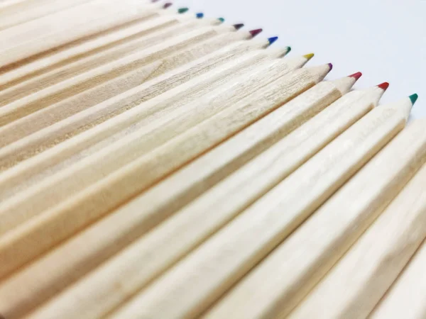 Çok Renkli Kalem Satırlarının Yakın Plan Görüntüsü — Stok fotoğraf