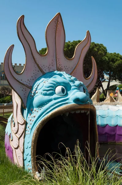 公園内の龍の像 — ストック写真