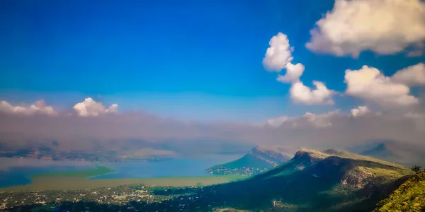 Schöne Meereslandschaft Den Bergen — Stockfoto