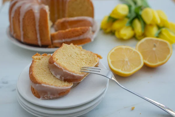 Лимонний Торт Квітами Медом — стокове фото