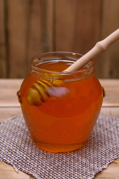 Tarro Miel Zumo Naranja Sobre Mesa Madera — Foto de Stock