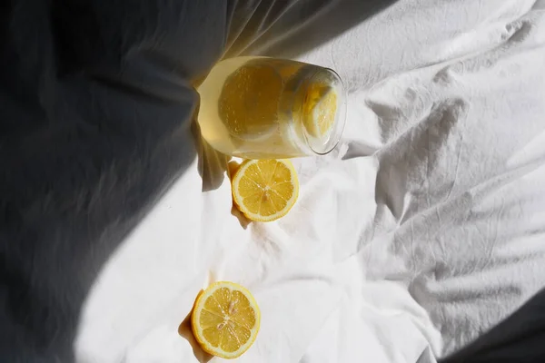 Woman Lemon Juice White Background — Stock Photo, Image