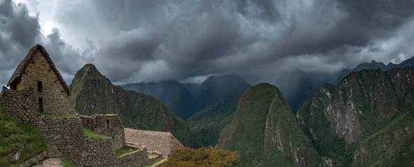 Machu Picchu Peru August 2018 Μεγάλος Βράχος Στα Βουνά Της — Φωτογραφία Αρχείου