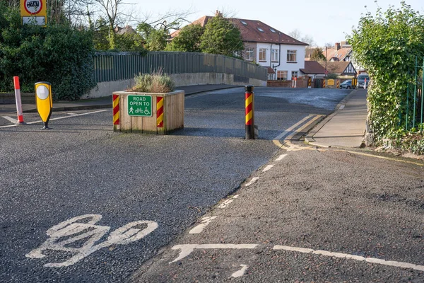 Trafikskylt Vägen — Stockfoto