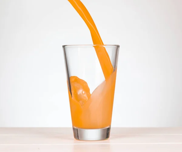 Vaso Zumo Naranja Sobre Fondo Blanco —  Fotos de Stock