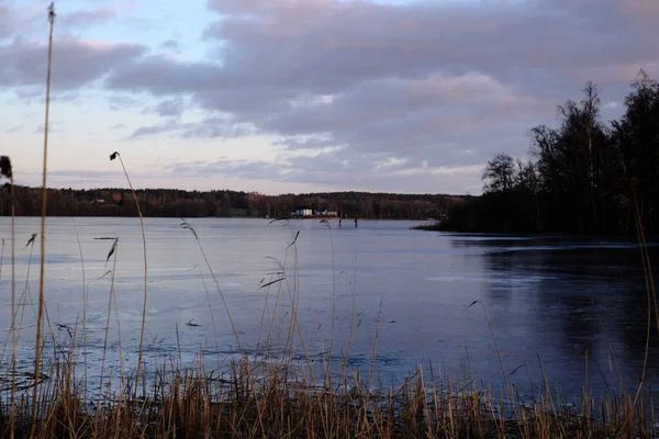 Pemandangan Musim Dingin Dengan Sungai Dan Danau Latar Belakang — Stok Foto