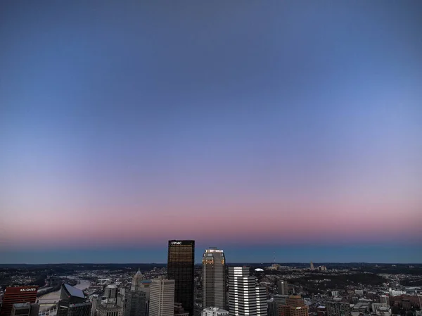 日落时的城市美景 — 图库照片