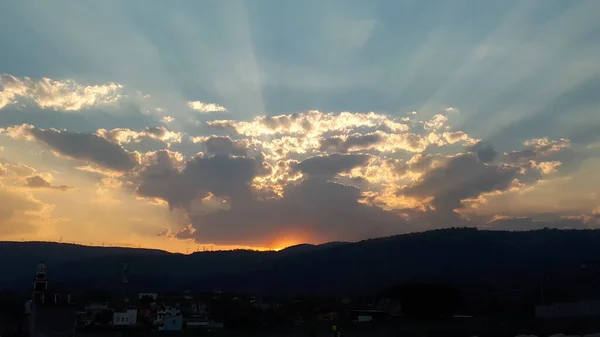 Hermosa Puesta Sol Sobre Ciudad — Foto de Stock