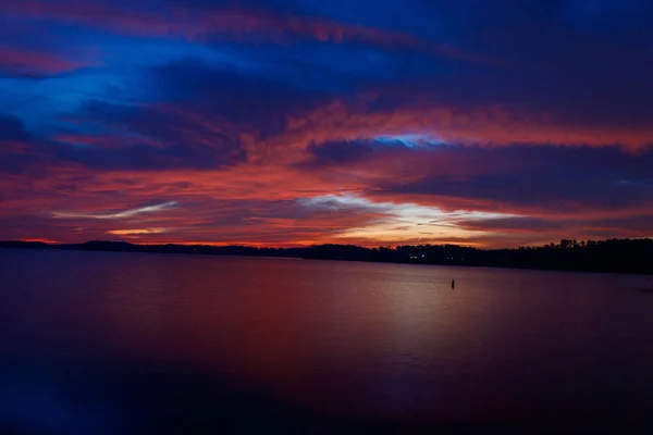 Schöner Sonnenuntergang Über Dem See — Stockfoto