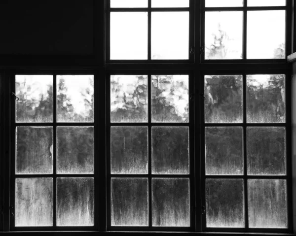 Jendela Dengan Jendela Dan Segelas Air — Stok Foto