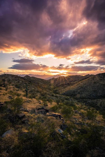 Puesta Sol Sobre Montaña — Foto de Stock