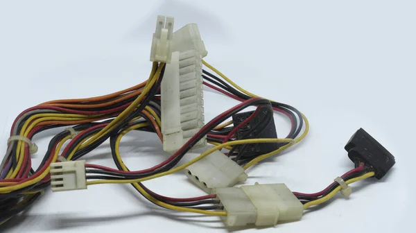 Beyaz Arkaplanda Elektrik Kabloları Kabloları — Stok fotoğraf