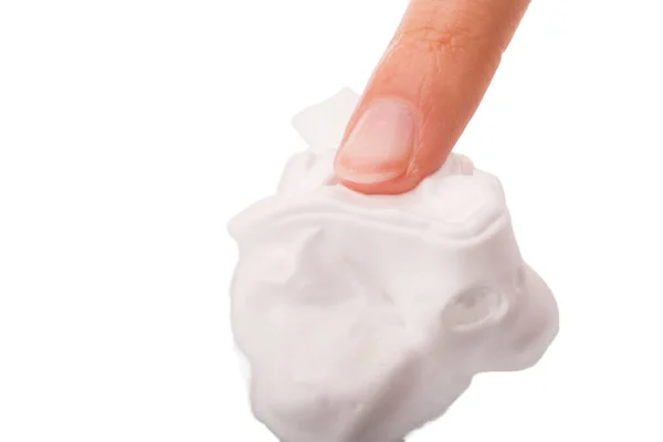 Tangan Memegang Kondom Diisolasi Pada Latar Belakang Putih — Stok Foto
