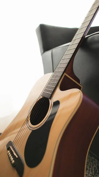 Guitare Acoustique Sur Fond Blanc — Photo