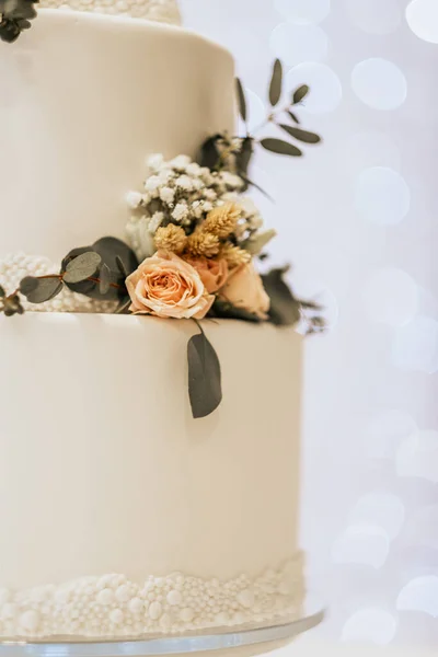 Bolo Casamento Com Flores — Fotografia de Stock