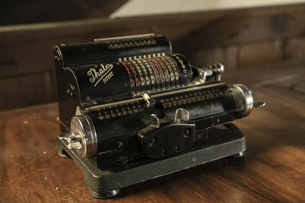 Alte Schreibmaschine Mit Vintage Kamera — Stockfoto