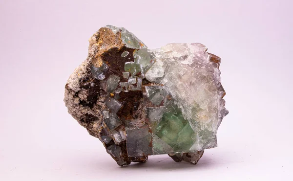 Makro Mineralsteinquarz Isoliert Auf Weißem Hintergrund — Stockfoto