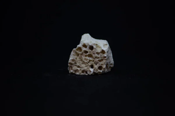 Макро Знімок Шматка Каменю Чорному Фоні — стокове фото