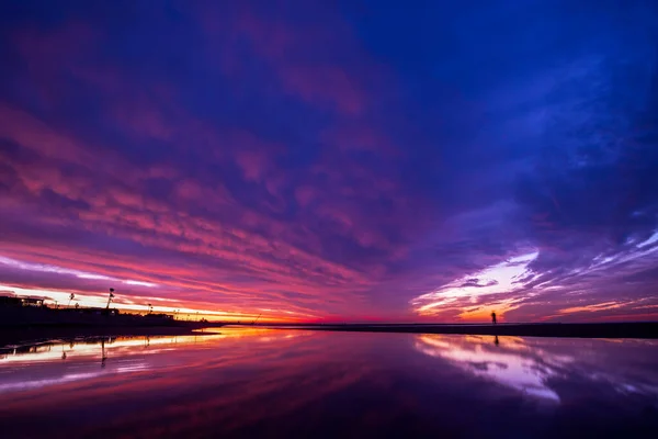 Belo Pôr Sol Com Céu Nublado — Fotografia de Stock