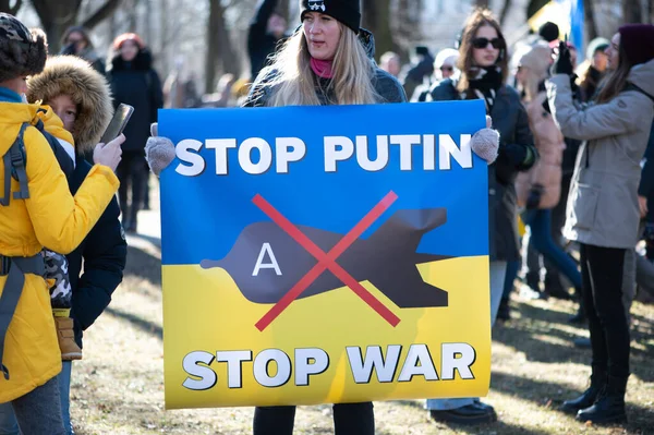 Menschen Protestieren Gegen Den Krieg Bleiben Sie Bei Der Ukraine — Stockfoto