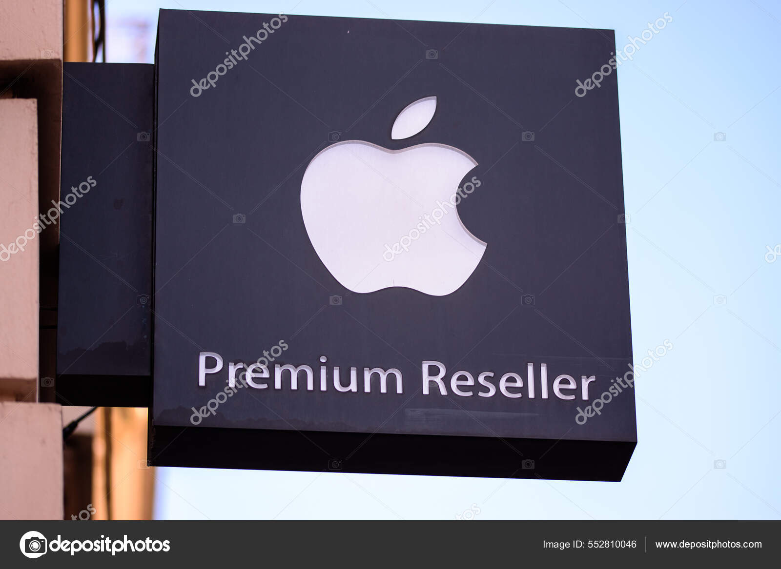 Apple Premium Reseller Sign Stock Editorial Photo © Wirestock 552810046