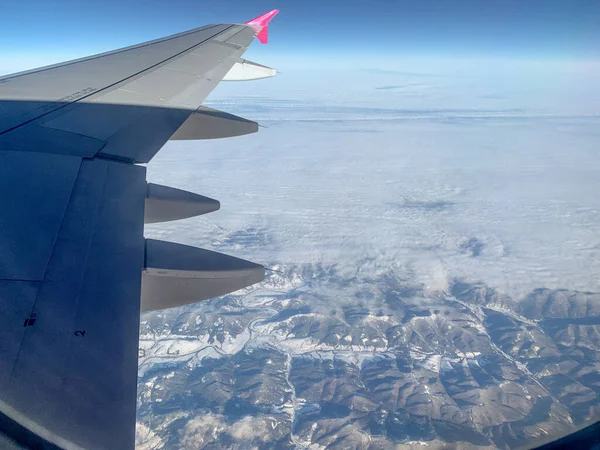 飛行機からの飛行機の翼の眺め — ストック写真
