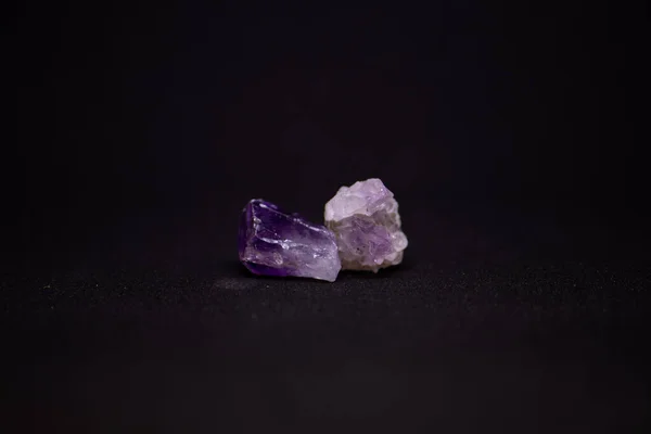 Makro Mineral Sten Kvarts Svart Bakgrund — Stockfoto