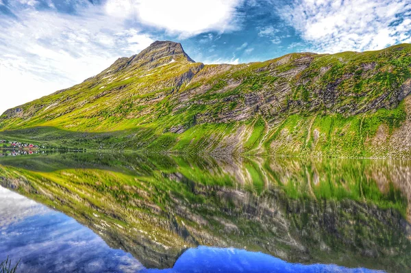 Piękny Krajobraz Jeziora Norwegii — Zdjęcie stockowe