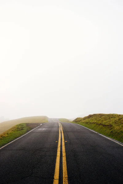 Route Asphaltée Dans Les Montagnes — Photo