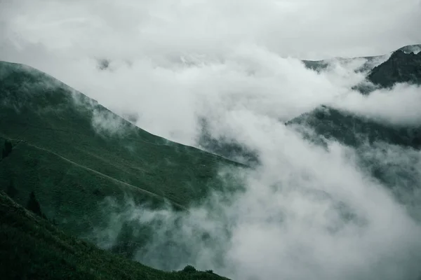 Belle Vue Sur Paysage Montagne Brumeux — Photo