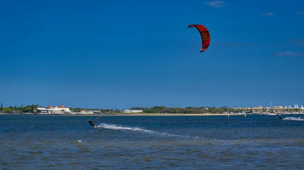 Kitesurfing Morzu — Zdjęcie stockowe