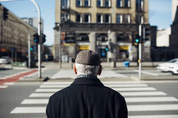 Hombre Con Sombrero Chaqueta Calle — Foto de Stock