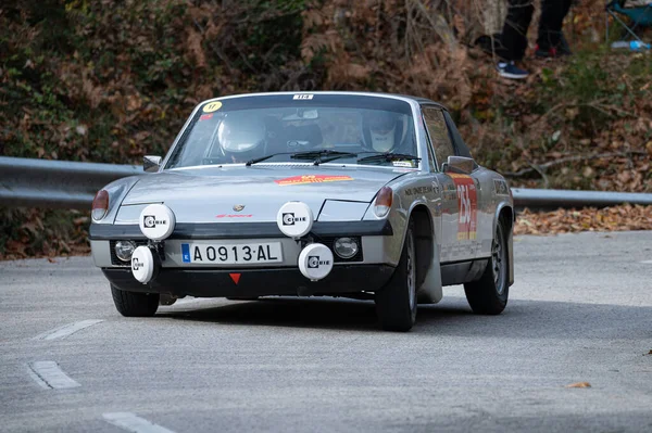 Coche Carreras Vintage Montar Carretera Durante Campeonato — Foto de Stock