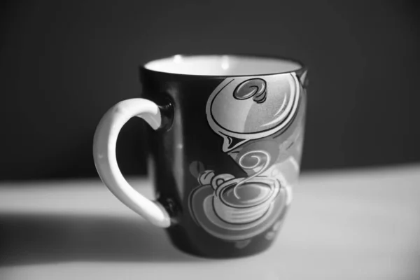 黒を基調とした白いコーヒー — ストック写真