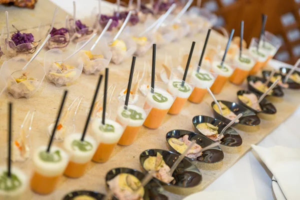 Mesa Buffet Catering Com Lanches Aperitivos — Fotografia de Stock