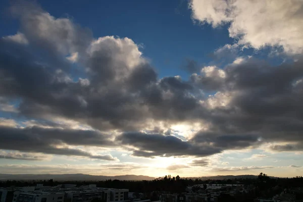 Gökyüzünde Güzel Bulutlar Doğa Arkaplanı Kopyalama Alanı — Stok fotoğraf