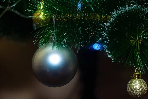 Vánoční Stromek Kuličkami Dekoracemi — Stock fotografie