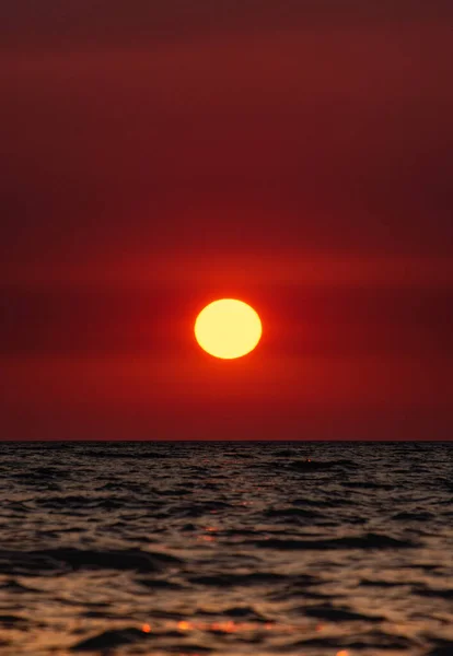 Prachtige Zonsondergang Boven Zee — Stockfoto