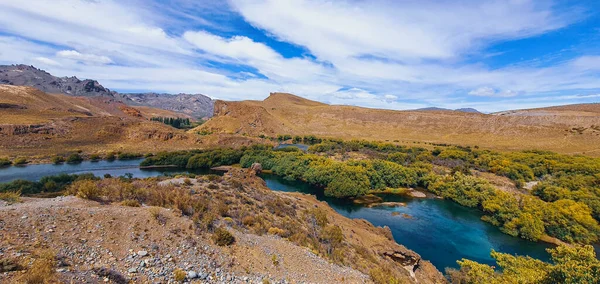 Bela Paisagem Lago Nas Montanhas — Fotografia de Stock